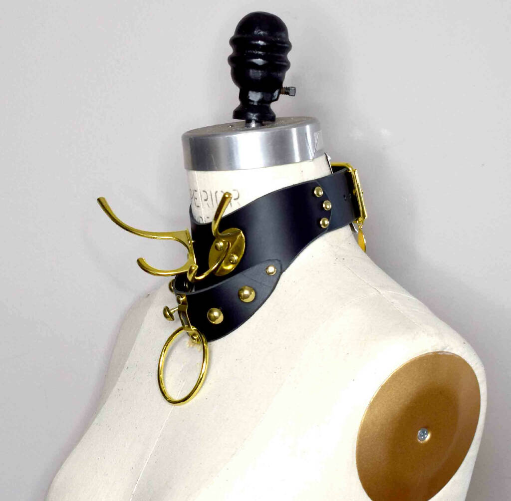 Mantis Leather Horned Posture Collar