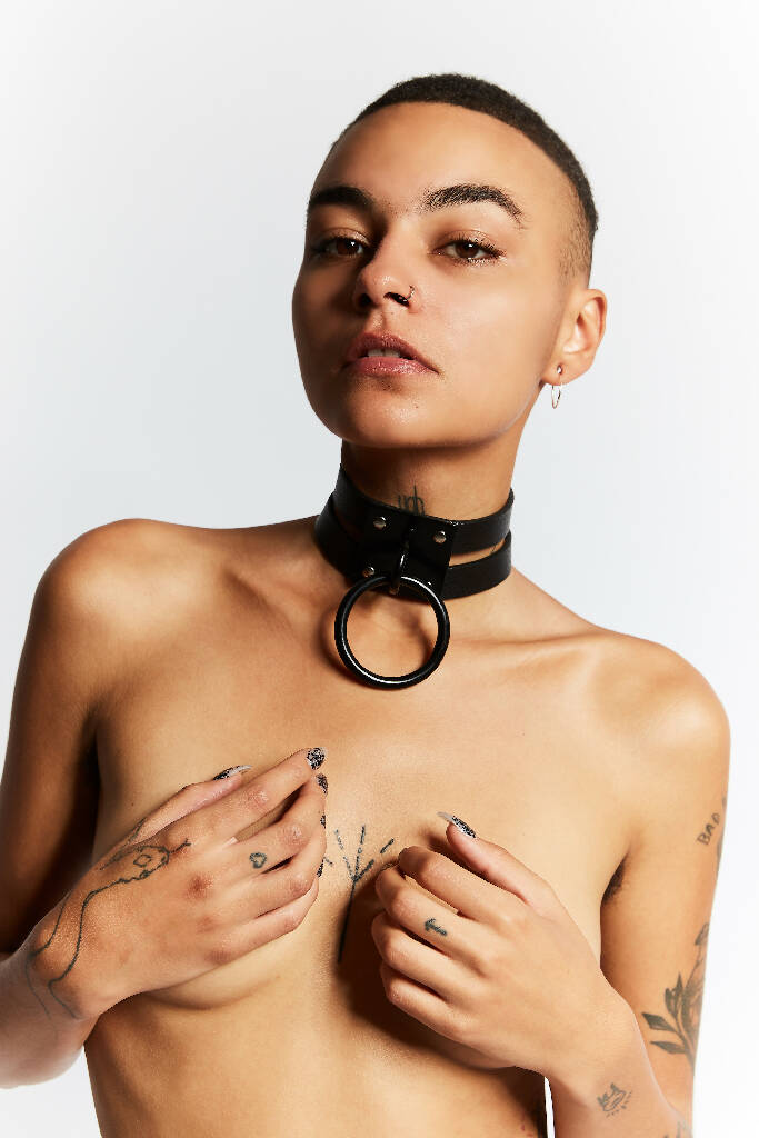 Fondness choker